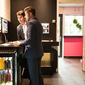 https://qbic-amsterdam-wtc-1077-xx.ihotelsrotterdam.com