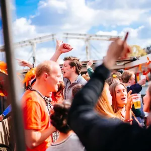 https://amsterdam-central-camping.utrechthotels.net